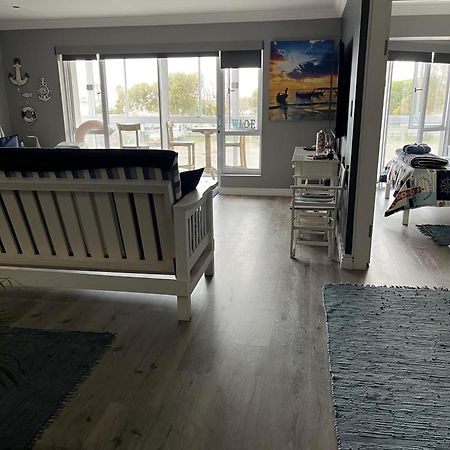 Modern Apartment Walking Distance To Main Beach Restaurants And Other Amenities Jeffreysbaai Buitenkant foto