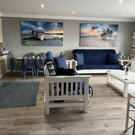 Modern Apartment Walking Distance To Main Beach Restaurants And Other Amenities Jeffreysbaai Buitenkant foto