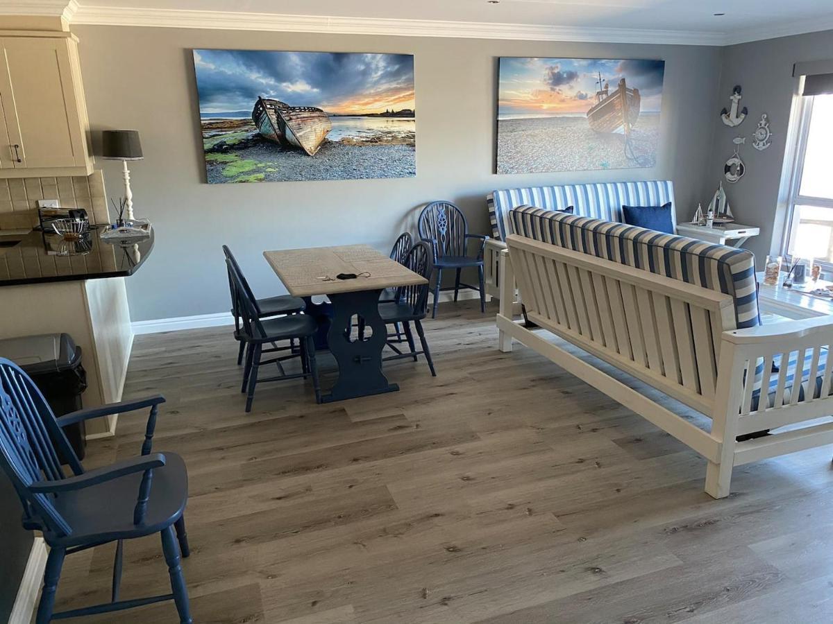 Modern Apartment Walking Distance To Main Beach Restaurants And Other Amenities Jeffreysbaai Buitenkant foto