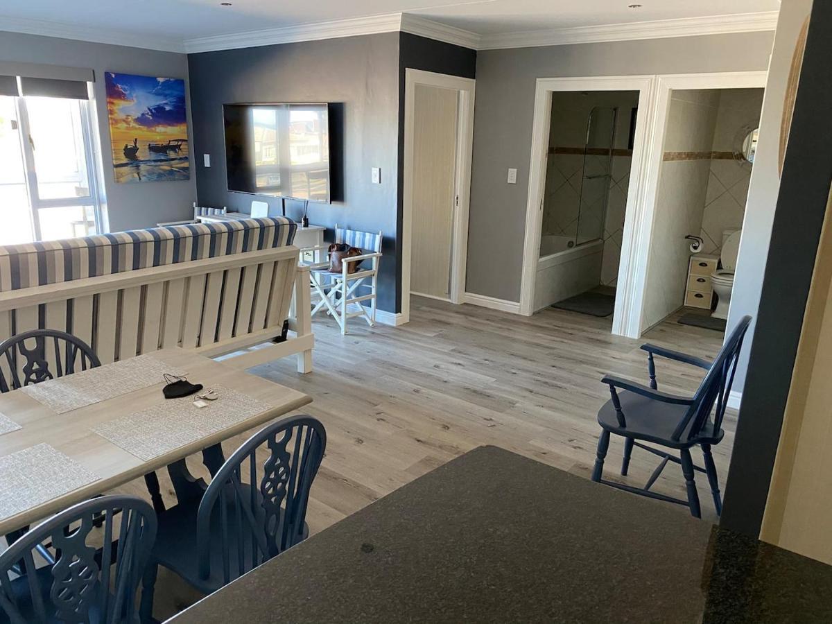 Modern Apartment Walking Distance To Main Beach Restaurants And Other Amenities Jeffreysbaai Buitenkant foto