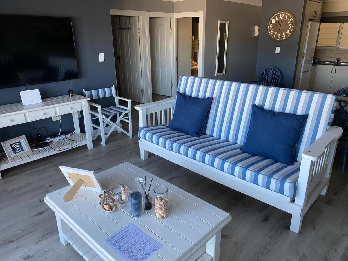 Modern Apartment Walking Distance To Main Beach Restaurants And Other Amenities Jeffreysbaai Buitenkant foto