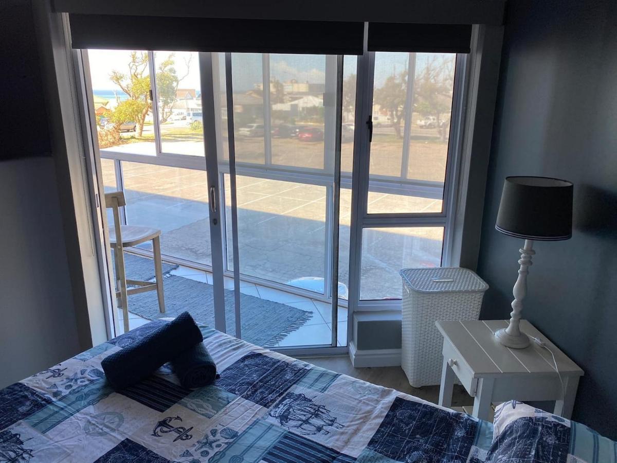 Modern Apartment Walking Distance To Main Beach Restaurants And Other Amenities Jeffreysbaai Buitenkant foto