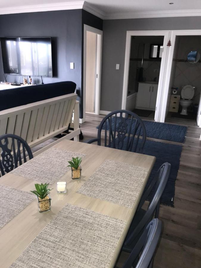 Modern Apartment Walking Distance To Main Beach Restaurants And Other Amenities Jeffreysbaai Buitenkant foto