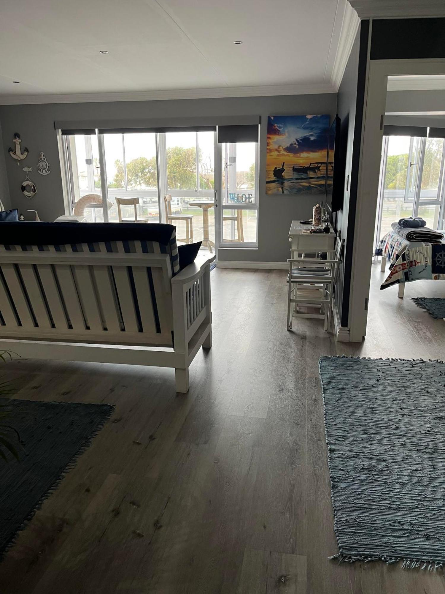 Modern Apartment Walking Distance To Main Beach Restaurants And Other Amenities Jeffreysbaai Buitenkant foto